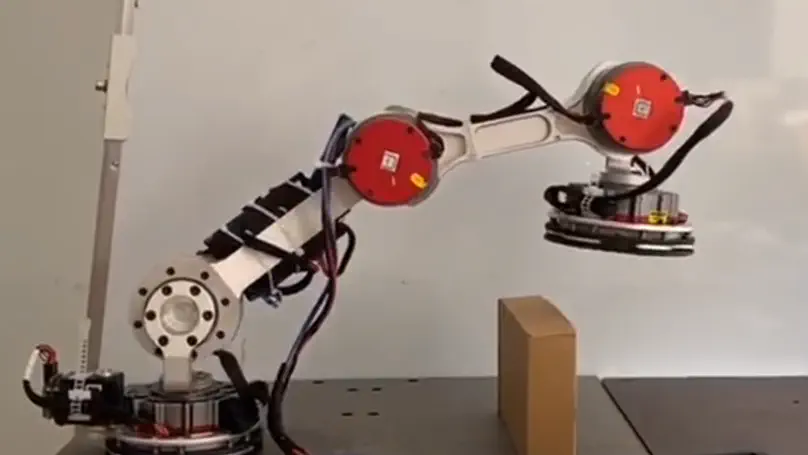 Wheeled-legged hybrid robot
