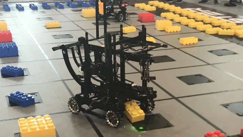 Block-grasping robot